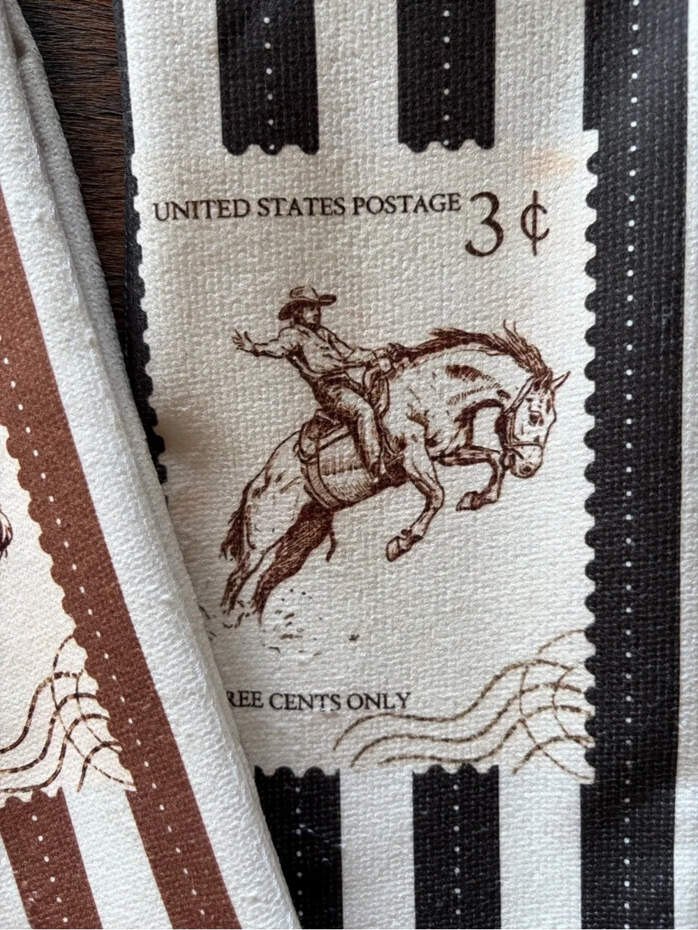2 Western Cowboy Hand Towels Rodeo Bronc Kitchen Bath Rustic Vintage Stamp NEW